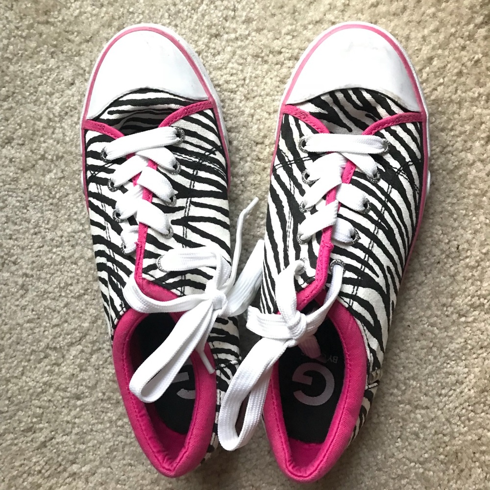 Moving sale🍹guess sneakers